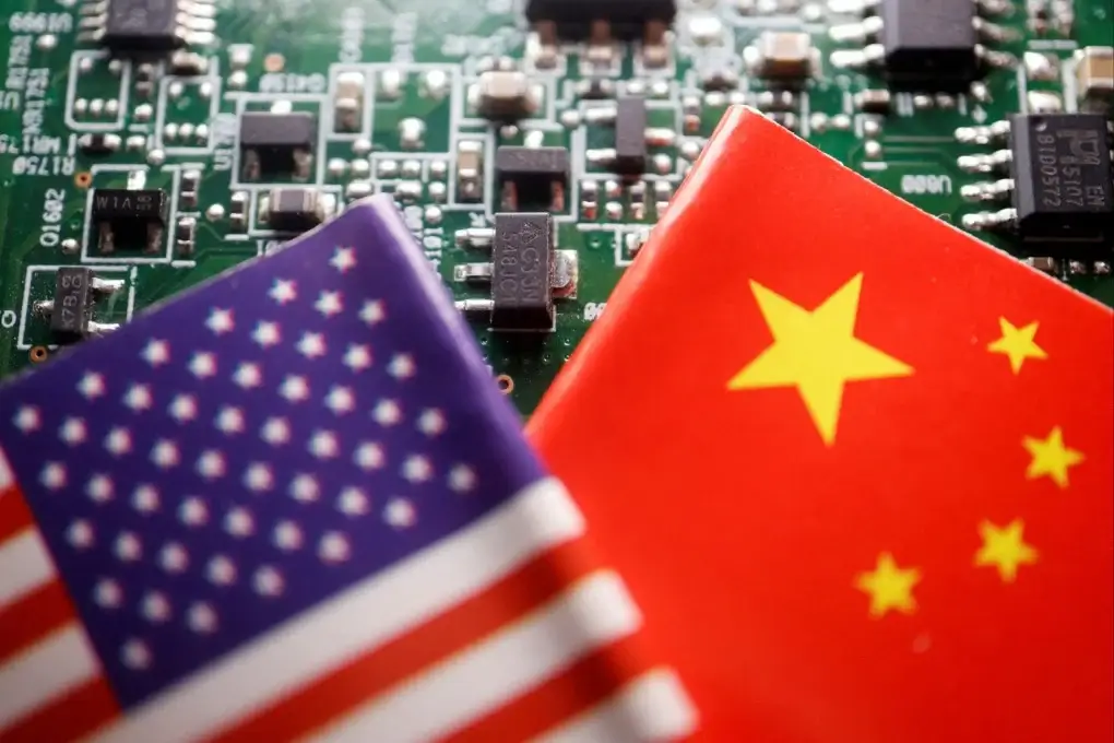 US and Chinese flags on an electronic circuit board, symbolizing technological competition and semiconductor trade.